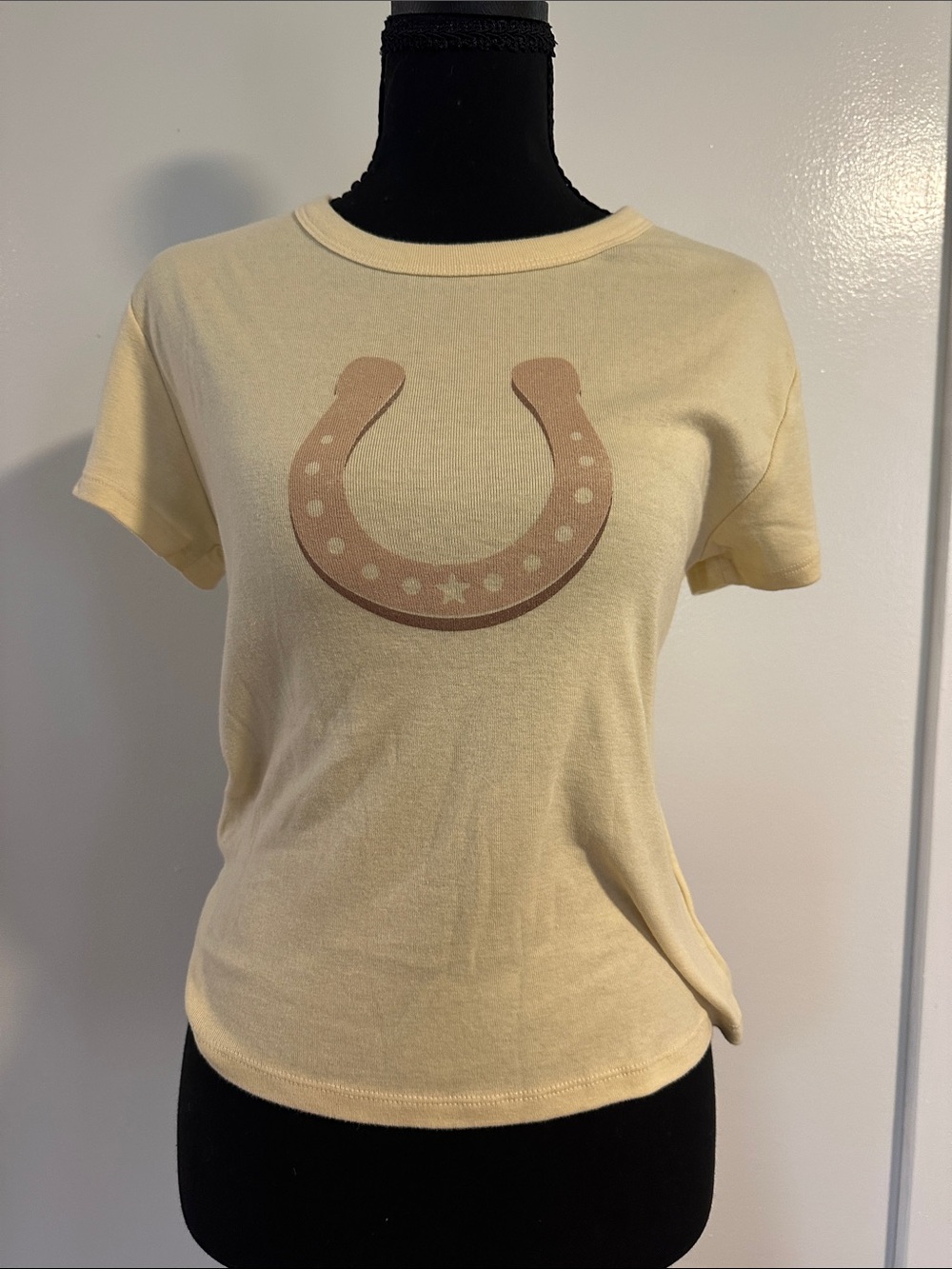 Cream Short Sleeve Tee with Horseshoe Graphic